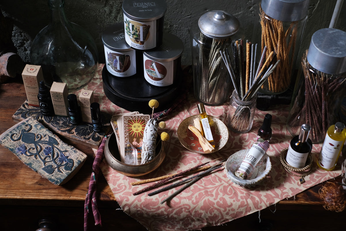 Palosanto, smudge, incensi, acque sciamaniche, resine