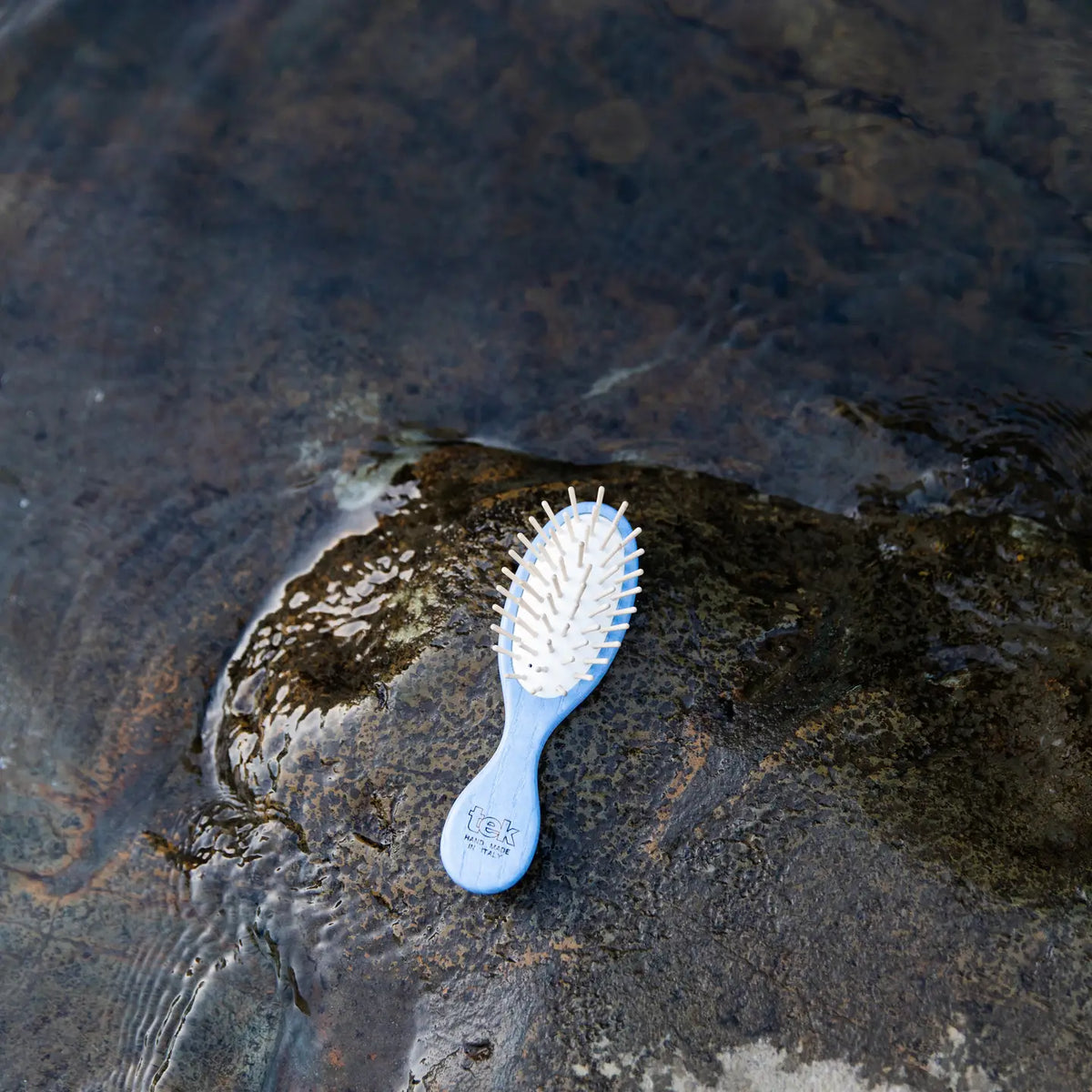 Spazzola ovale piccola azzurra