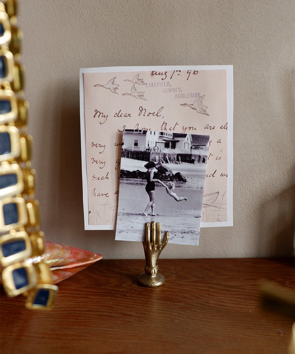 Jana Hand Card Holder