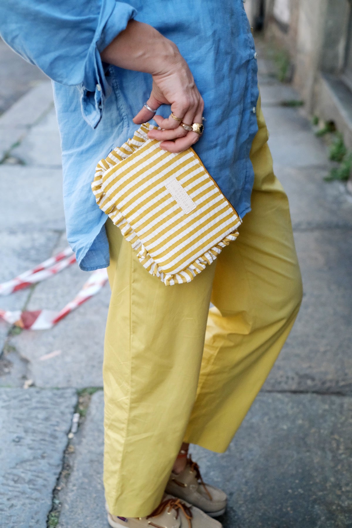 Pochette con balzette Gialla