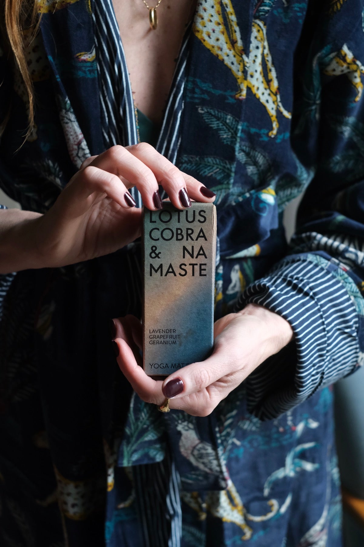Spray per tappetini da yoga LOTUS COBRA & NAMASTE