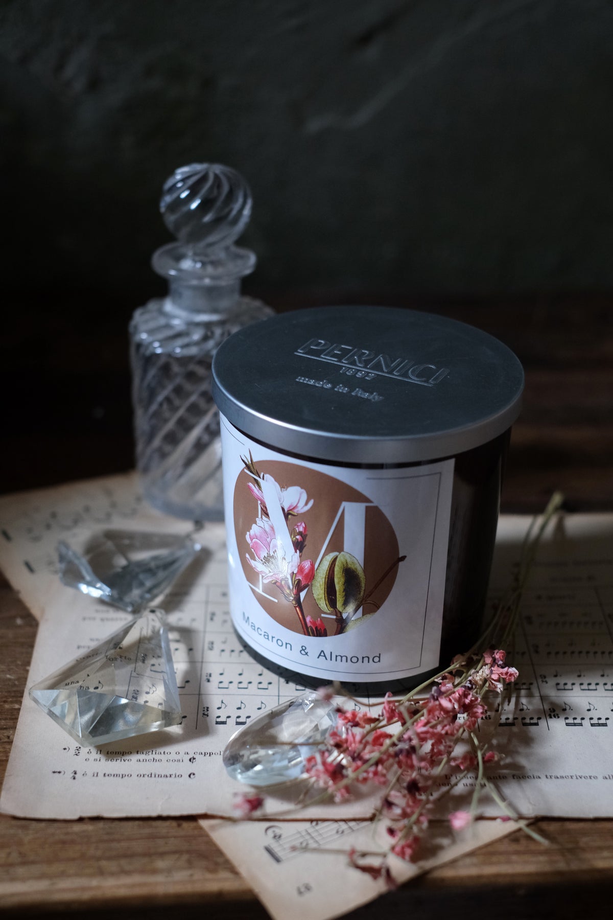 Candela Macaron & Almond